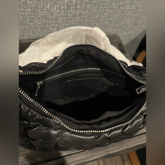 NWT COS Quilted Leather Shoulder Bag Medium Black - Picture 8 of 9